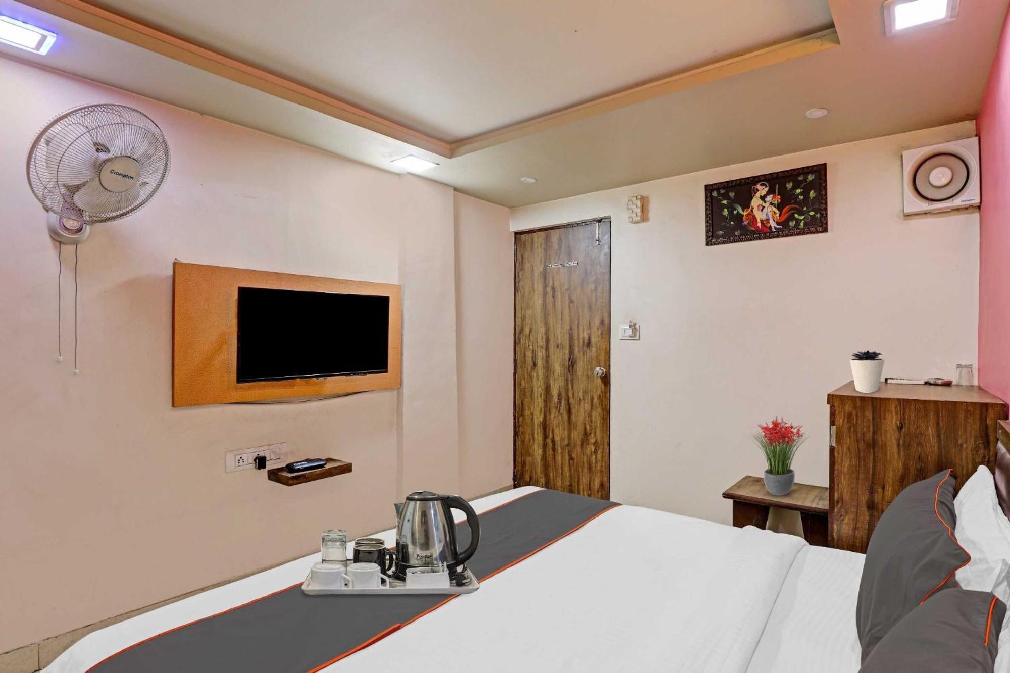 Hotel O Royal Ahmedabad Exterior photo